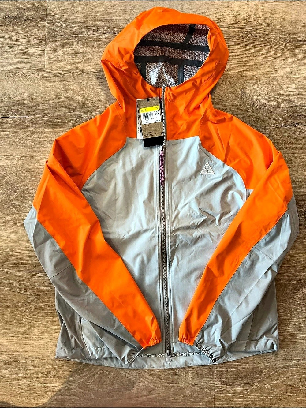 Women’s S Nike ACG Storm-FIT ADV 2.5 Layer Shell Jacket Orange & Gray